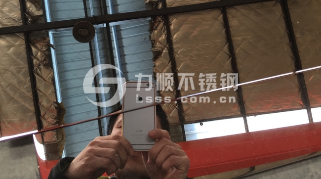 鏡麵不(bú)鏽鋼板