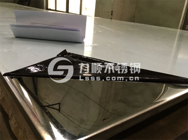 熱軋(zhá)不鏽鋼鏡麵板