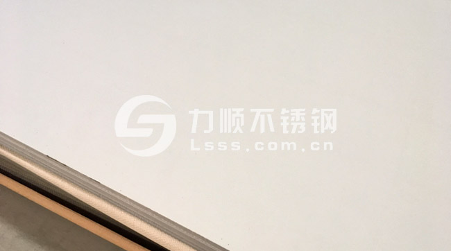 切割（gē）不鏽鋼厚板