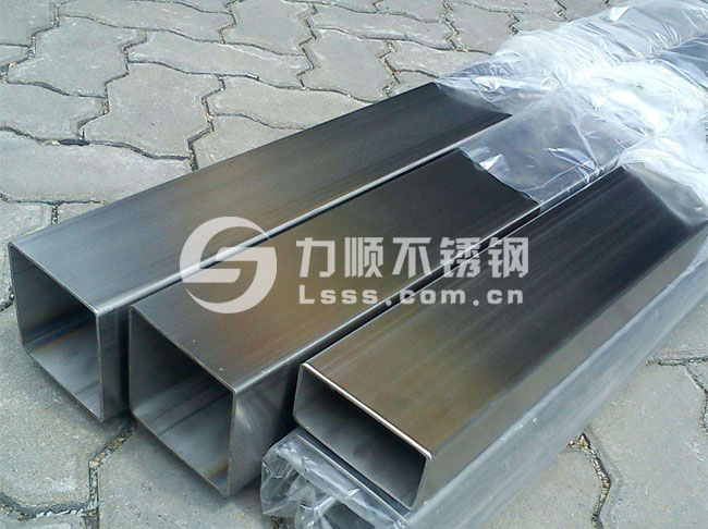 無錫304不鏽鋼管_表麵拉絲（sī）方