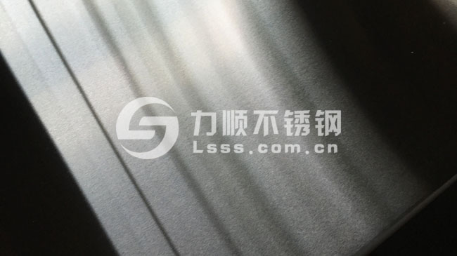 304不鏽鋼拉絲板,反麵油磨短絲（sī）拋光