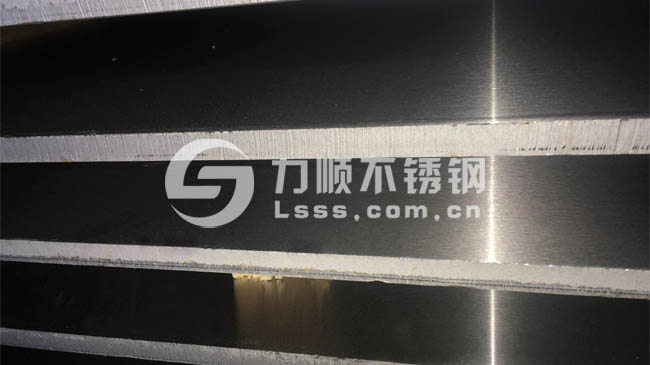 熱軋304厚板拋（pāo）光拉絲加工