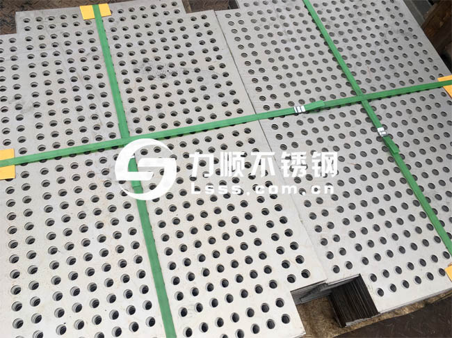 無錫304衝孔板_1.5mm不