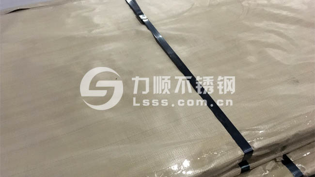 不鏽鋼熱軋(zhá)板包裝