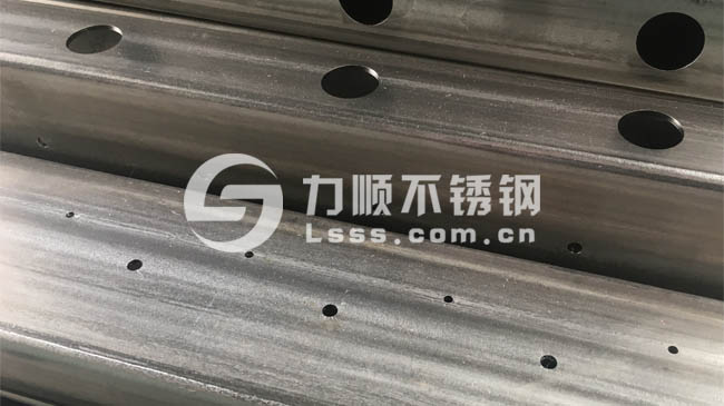 不鏽(xiù)鋼管切割開孔