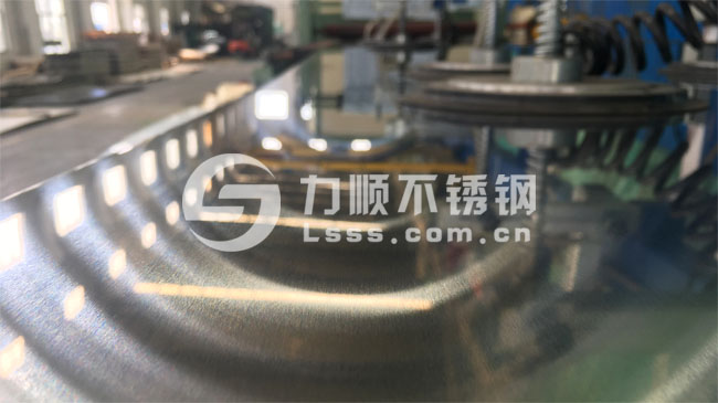 熱軋不鏽鋼板油磨（mó）拉絲效果圖