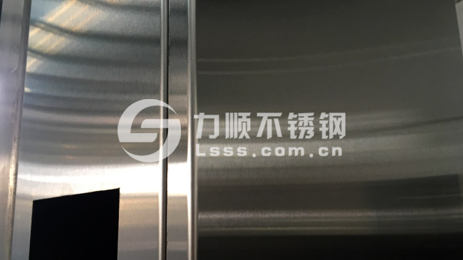 不鏽鋼拉（lā）絲板用於（yú）鈑金框架加工