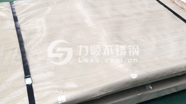 不(bú)鏽鋼熱軋板包裝圖片