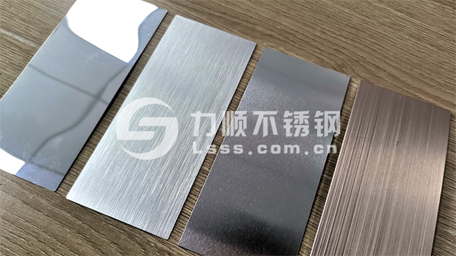 鋁(lǚ)拉絲板